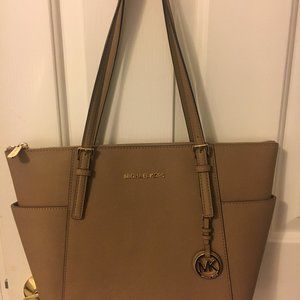 Michael Kors Jet-Set Tote